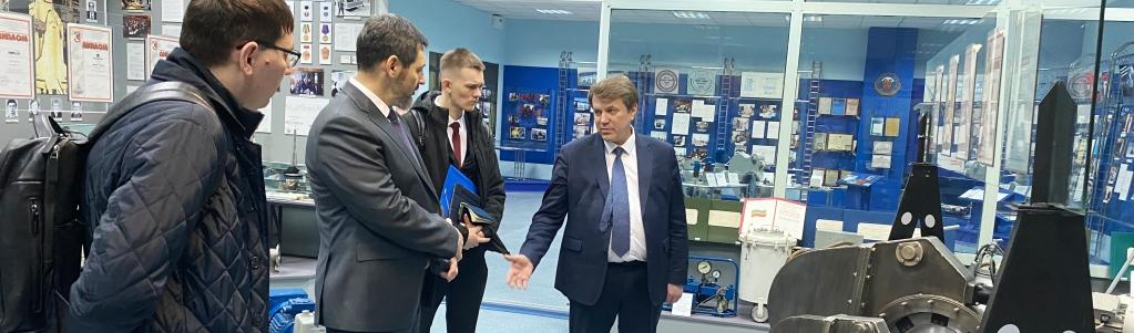 Министр промышленности и торговли РТ Коробченко О. В. посетил АО "Вакууммаш" АО «Вакууммаш»