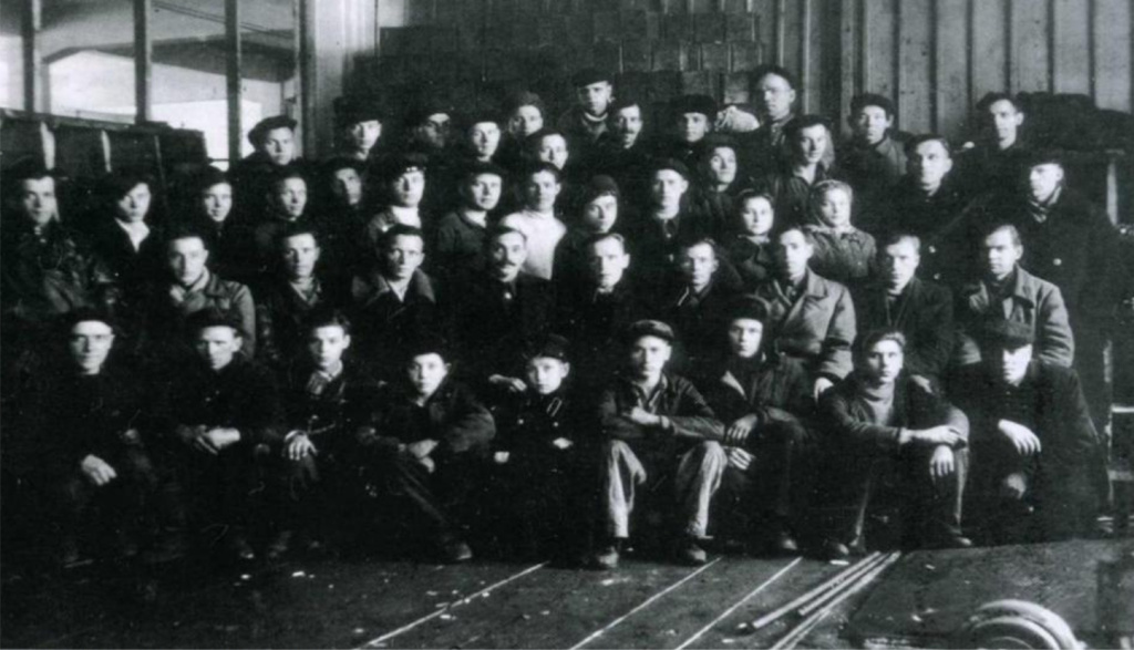 Первые работники завода, 1944г. (история АО Вакууммаш)