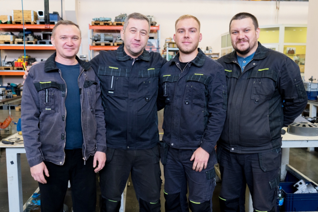 Сотрудники сервиса.jpg